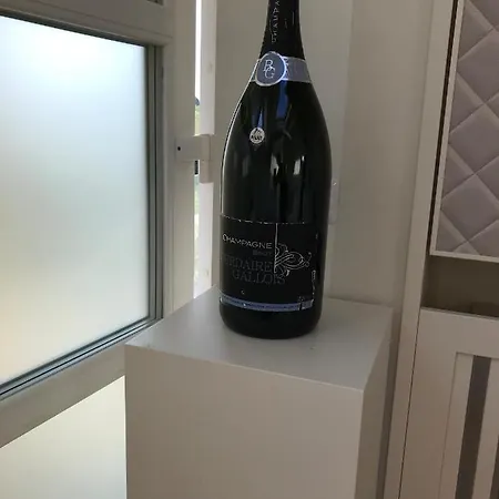 Maison Petit Perlage And Champagne ベッド・アンド・ブレックファスト 3*