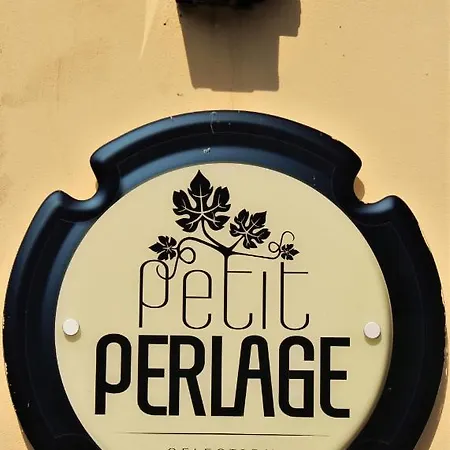 ベッド・アンド・ブレックファスト Maison Petit Perlage And Champagne