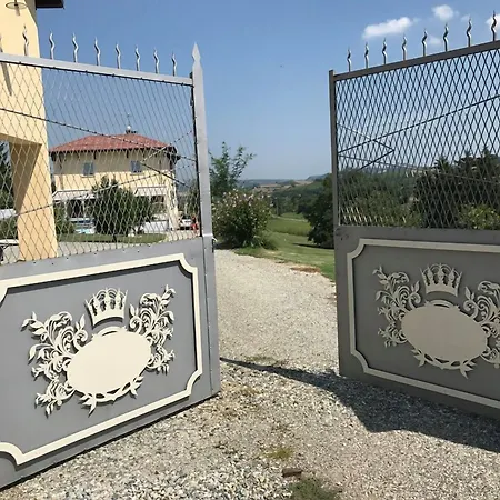 Maison Petit Perlage And Champagne 3* Serralunga di Crea