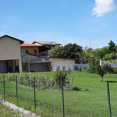 Maison Petit Perlage And Champagne Serralunga di Crea