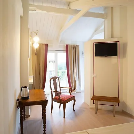 ベッド・アンド・ブレックファスト Maison Petit Perlage And Champagne