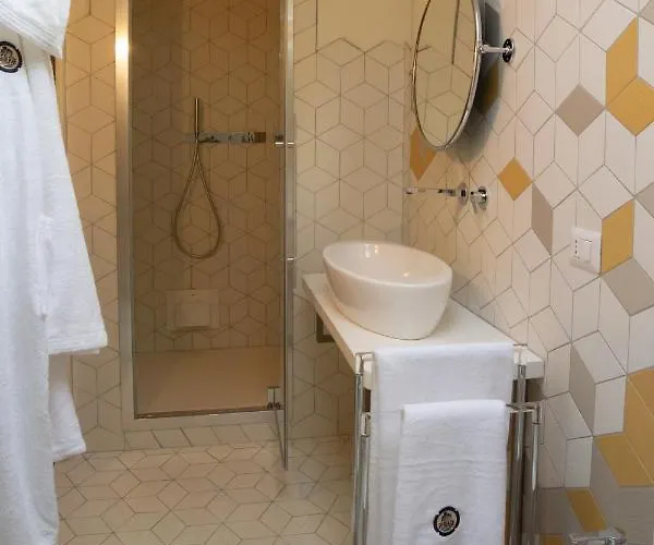 Maison Petit Perlage And Champagne Serralunga di Crea