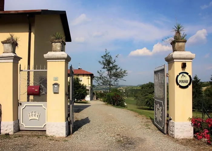 Maison Petit Perlage And Champagne 3* Serralunga di Crea