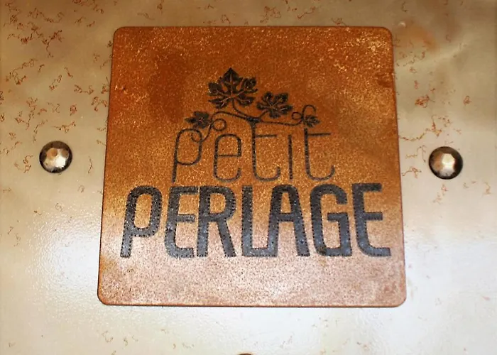 Maison Petit Perlage And Champagne 3*