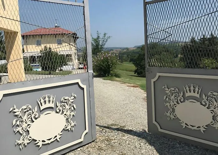 Maison Petit Perlage And Champagne 3* Serralunga di Crea