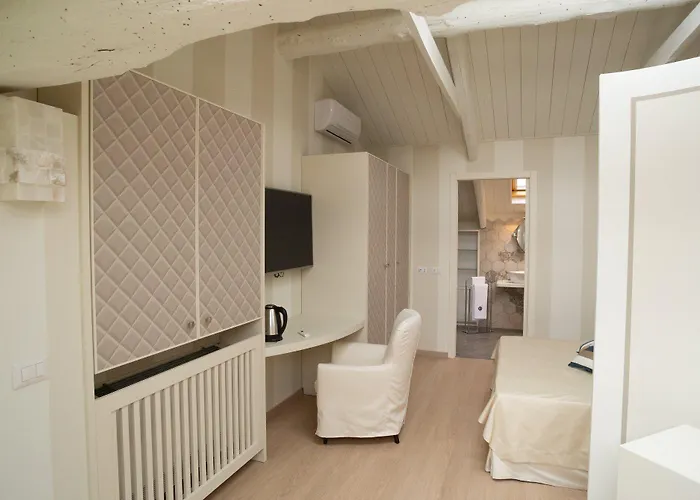 Maison Petit Perlage And Champagne 3*